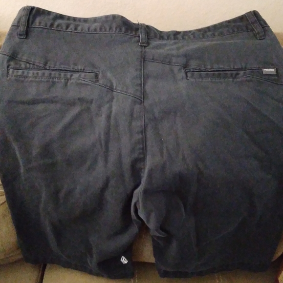 Volcom Shorts - Picture 5 of 5
